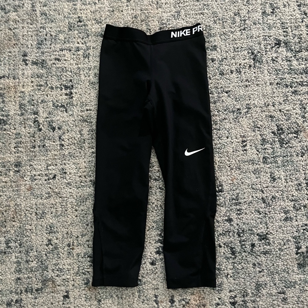 Nike dri-fit Capri leggings.
